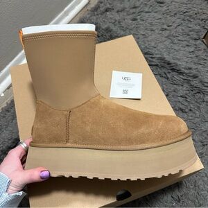 UGG Chestnut Platform Boot